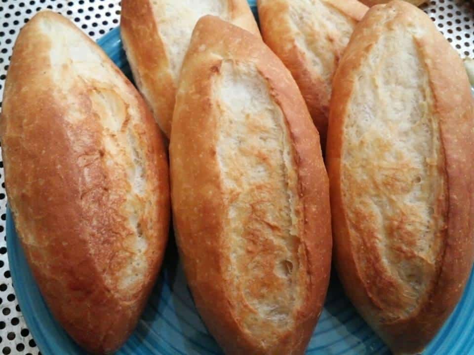 Cách làm bánh mì Việt Nam vỏ giòn ruột xốp tại nhà