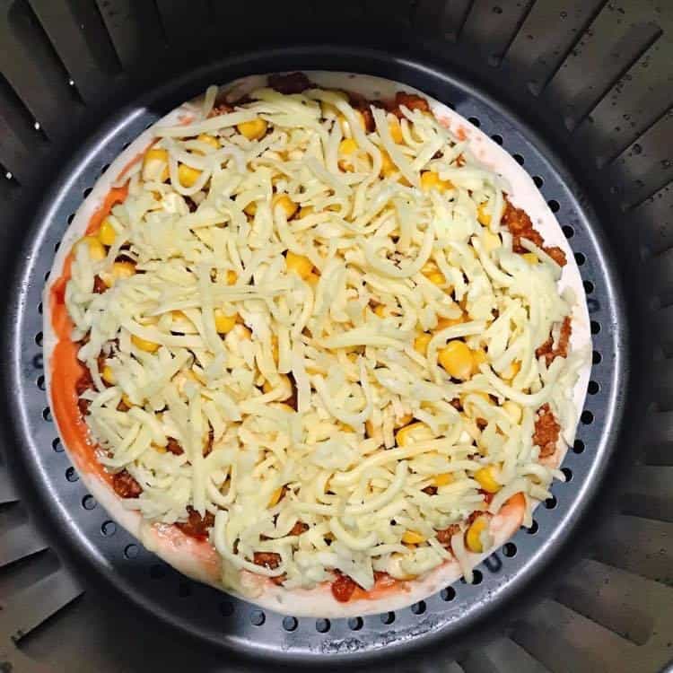 cách làm bánh pizza tại nhà bằng nồi chiên không dầu