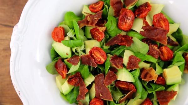 Nguyên liệu chế biến món salad thịt heo muối Tây Ban Nha vô cùng đơn giản