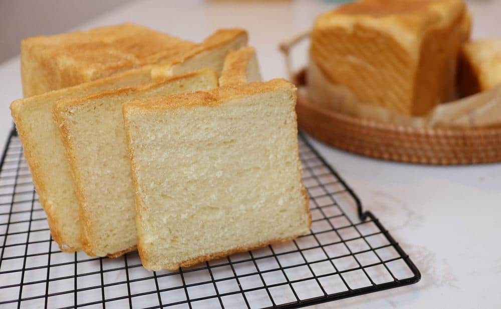 Khởi động ngày mới với cách làm bánh mì gối trắng dinh dưỡng