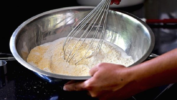 Cách Làm Bánh Mì Nho Dừa Đơn Giản Tại Nhà