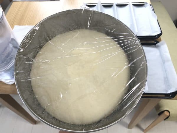 ủ bột bánh