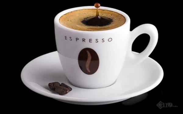 Uống cà phê Espresso thật nhanh để cảm nhận lớp Crema