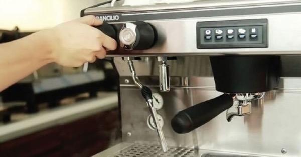 Các lỗi thường gặp và cách sửa máy pha cà phê espresso ngay tại nhà 
