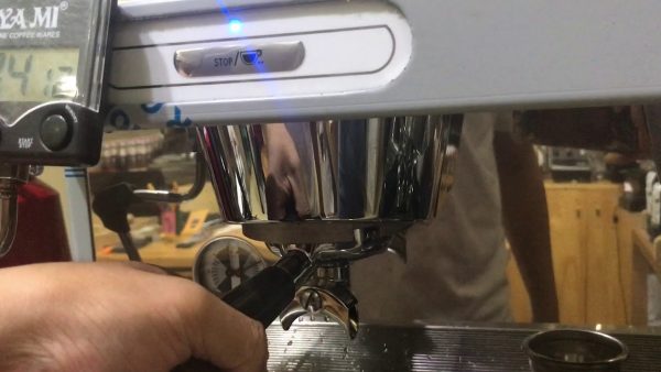 Máy pha cà phê không lên nguồn
