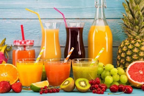 Nước ép hoa quả cung cấp đầy đủ các loại vitamin cho cơ thể