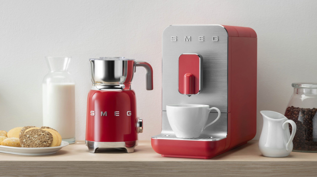 Máy pha cafe tự động Smeg BCC01