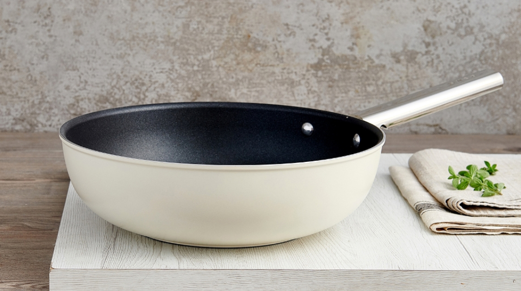 Chảo nhôm chống dính Smeg CKFW3001 Wok