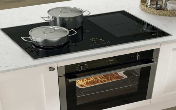 Bếp từ là thiết bị nấu ăn sử dụng nguyên lý cảm ứng điện từ để làm nóng nồi nấu