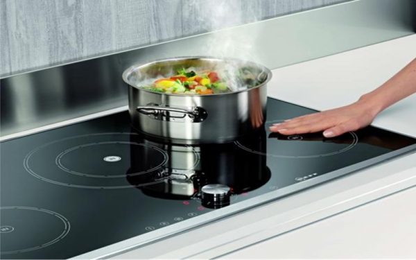 Bếp điện từ hiện đại đang dần thay thế bếp gas trong nhiều căn bếp gia đình Việt