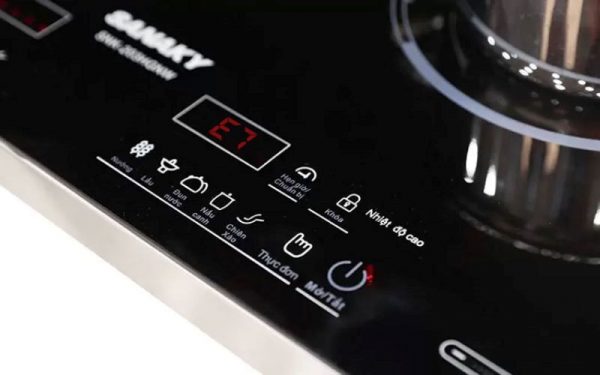 Bếp từ báo lỗi e7