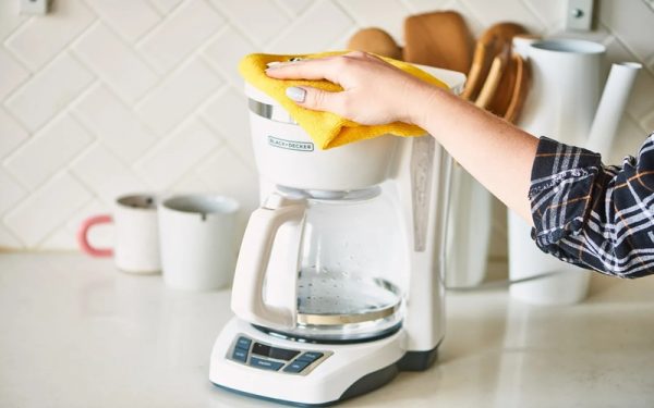 Việc vệ sinh định kỳ giúp đảm bảo hệ thống cấp nước hoạt động trơn tru, phòng tránh các tình trạng tắc nghẽn lâu dài.