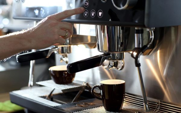 Máy pha cà phê không ra nước là lỗi phổ biến thường gặp phải