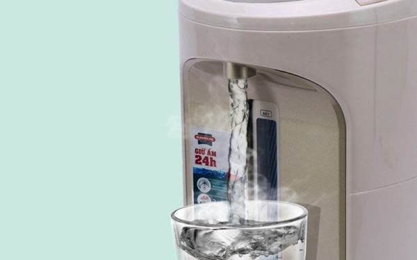 Sau một thời gian sử dụng, cặn bẩn có thể tích tụ trong bình và bộ lọc, gây tắc nghẽn