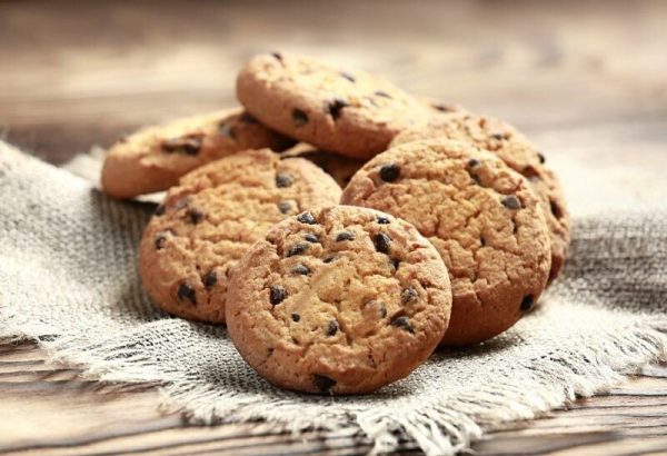 Bánh quy socola chip giòn rụm, cắn một miếng là tan chảy ngất ngây!