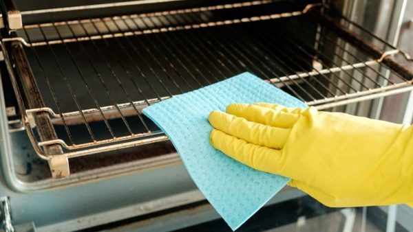 Chờ nguội hoàn toàn rồi vệ sinh để giữ lò luôn như mới 