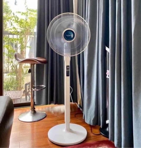 Quạt cây Rowenta VU5870 vận hành cực kỳ êm ái