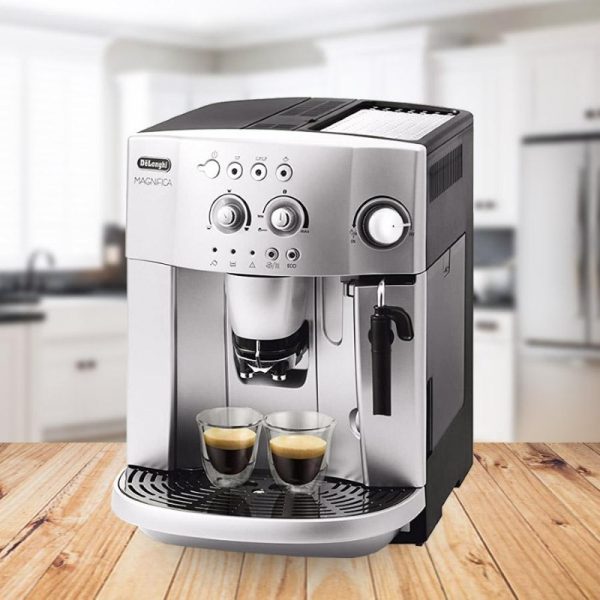 Máy pha cà phê thương hiệu De'Longhi nổi tiếng của Ý