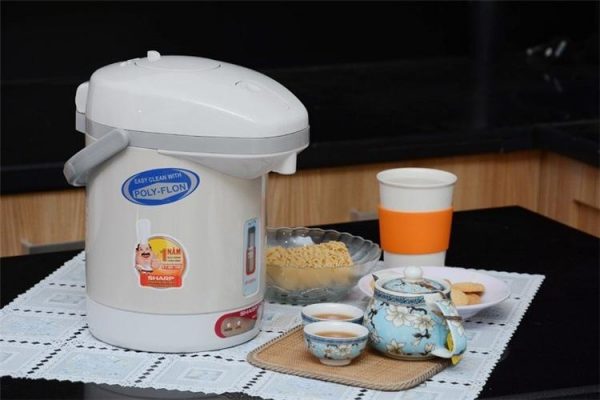 Bình thủy điện Sharp KP-20BTV nhỏ gọn, phù hợp với những gia đình ít người