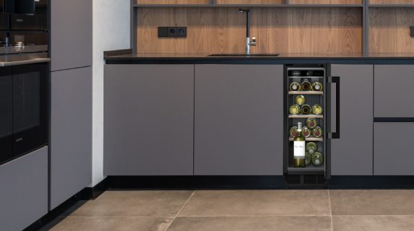 Tủ bảo quản rượu âm tủ sang trọng – độc lập linh hoạt: hai lựa chọn phổ biến khi lắp đặt