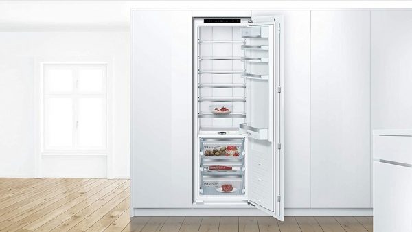 Tủ lạnh âm tủ giúp tiết kiệm không gian, tạo sự gọn gàng và thoáng đãng cho bếp, đồng thời mang đến sự tiện nghi tuyệt vời.