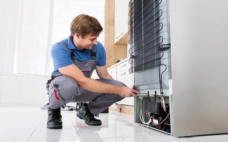 Cân chỉnh lại vị trí tủ lạnh để giảm rung và tiếng ồn