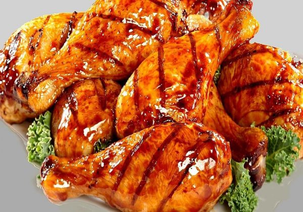 Gà nướng mật ong vị ngọt dịu, da óng nhờ lò nướng gia đình