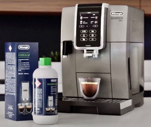 Chuẩn bị dung dịch làm sạch chuyên dụng Delonghi EcoDecal