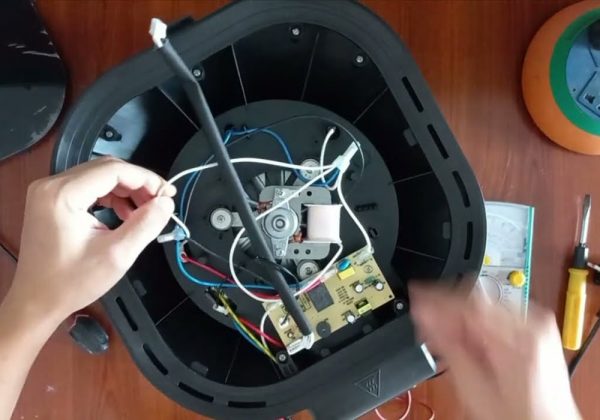 Nồi chiên không dầu không nóng? Bật mí 4 cách sửa tại nhà cực dễ 5 Không tự ý tháo dỡ nếu không có chuyên môn về điện