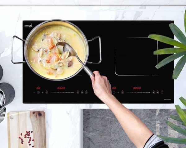 Thức ăn sôi trào có thể gây cháy khét nếu không xử lý kịp