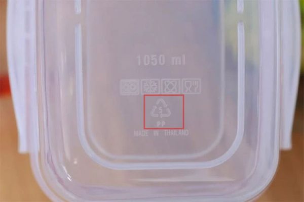 Hộp bằng nhựa PP có thể dùng để hâm nóng thức ăn trong lò vi sóng