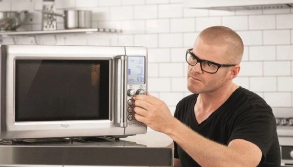 Nhận biết sớm lỗi lò vi sóng không nóng