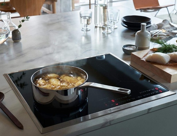 Chức năng Booster của bếp từ là gì? Cách sử dụng hiệu quả 2 Để hiểu rõ booster trong bếp từ là gì, người dùng cần nắm được cách thức hoạt động của tính năng này