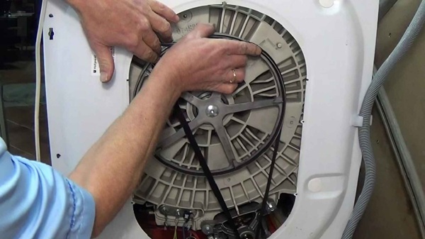 Nguyên nhân máy sấy quần áo kêu to và cách khắc phục 6 Dây curoa bị giãn sẽ tạo ra tiếng đập mạnh vào vỏ máy