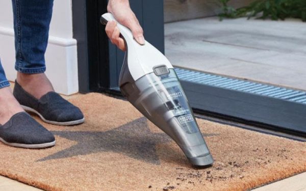 Chi tiết cách lắp máy hút bụi cầm tay đơn giản tại nhà 5 Lắp bộ phận đầu hút phù hợp với bề mặt cần vệ sinh