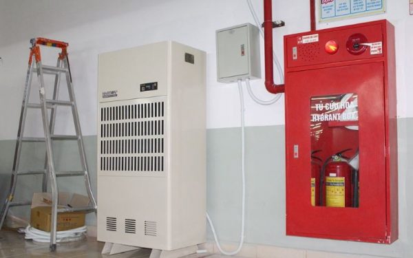 Máy hút ẩm không khí công nghiệp - Giải pháp tối ưu cho không gian lớn 5 Cần chú ý đến vấn đề tiêu hao năng lượng khi chọn máy hút ẩm công nghiệp