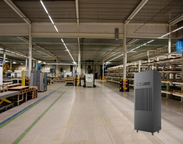 Máy hút ẩm nhà xưởng là gì? Cách chọn máy hút ẩm công nghiệp đúng công suất cho kho và nhà máy 2 Máy hút ẩm nhà xưởng giúp ngăn nấm mốc, chống gỉ sét, bảo vệ máy móc và ổn định chất lượng sản xuất