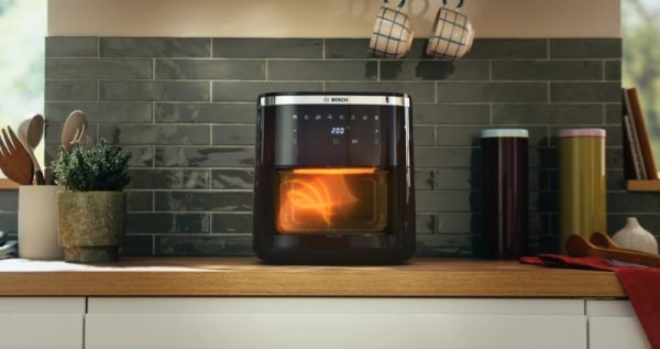 Nồi chiên không dầu Bosch có tốt không đánh giá thực tế 5 Nồi chiên không dầu Bosch dung tích nhỏ gọn, tiết kiệm điện, phù hợp gia đình ít người.