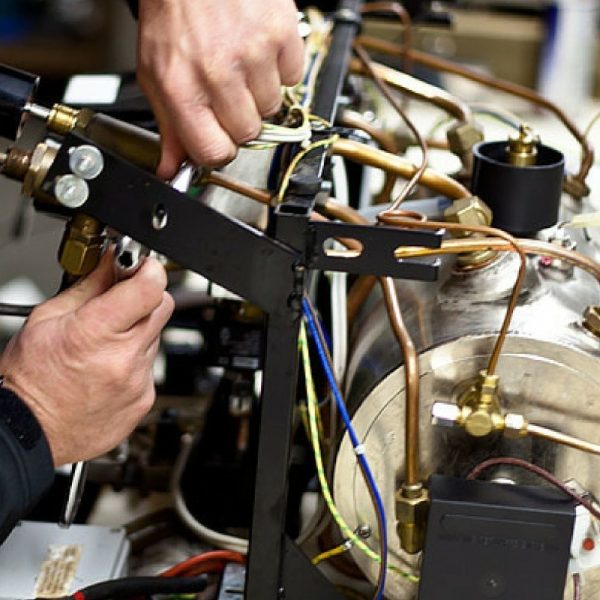 Sửa máy pha cafe Bosch – Hướng dẫn sửa chữa máy pha cafe Bosch khi gặp lỗi 1 Máy pha cafe Bosch cần sửa khi pha yếu, báo lỗi, kêu lạ, rò nước hoặc hoạt động không ổn định.