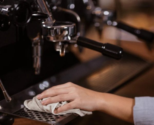 Sửa máy pha cafe Bosch – Hướng dẫn sửa chữa máy pha cafe Bosch khi gặp lỗi 6 Tự sửa vệ sinh, tẩy cặn; mang đi sửa lỗi điện, bơm, bảng mạch hoặc rò nước.