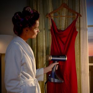 Bàn là hơi nước Russell Hobbs 28550-56 1500 W Steam Genie™ VacuSteam™ 3 ban la hoi nuoc russell hobbs 28550 56 1500 w steam genie vacusteam 1