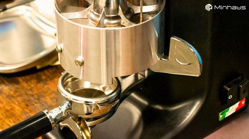 Các loại máy xay cafe hạt phổ biến hiện nay (cập nhật năm 2026) 12 Máy xay cafe nhả cần gạt