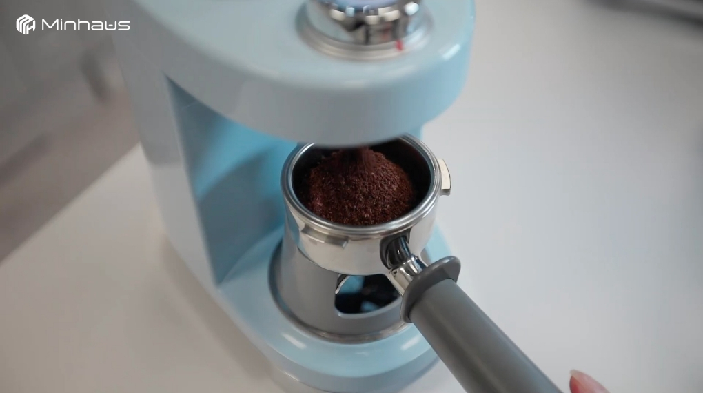 Máy pha cà phê cold brew: Những sai lầm khi pha và cách khắc phục 5 Định lượng cà phê và nước là yếu tố ảnh hưởng trực tiếp đến ly cold brew