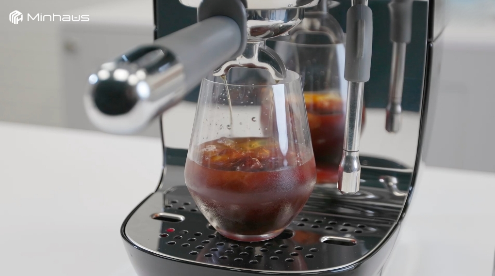 Có nên mua máy pha cafe cold brew hay chỉ cần bình ủ cà phê? 4 Thao tác đơn giản, dễ sử dụng hằng ngày