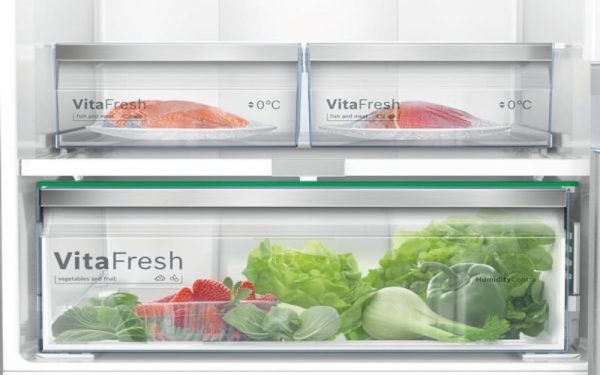So sánh tủ lạnh Bosch và Hitachi: chọn hãng nào cho gia đình bạn? 2 Công nghệ ngăn kéo VitaFresh Pro trên tủ lạnh Bosch giúp bảo quản rau củ tươi lâu