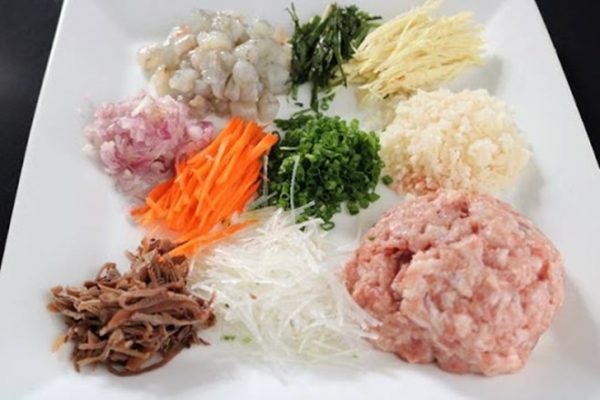 Thử ngay cách làm chả giò rế không ngấy dầu cực đơn giản 1 Nguyên liệu làm nhân chả giò