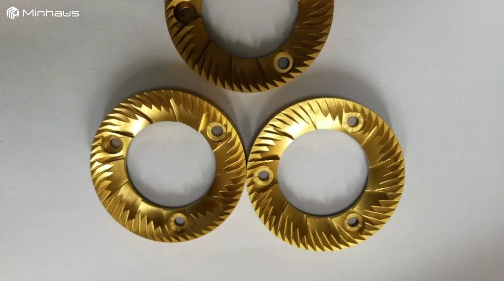 Các chất liệu cối xay trong máy xay cà phê phổ biến hiện nay 3 Cối xay phủ Titanium là loại cối lõi thép, được phủ thêm một lớp Titanium hoặc Titanium nitride trên bề mặt
