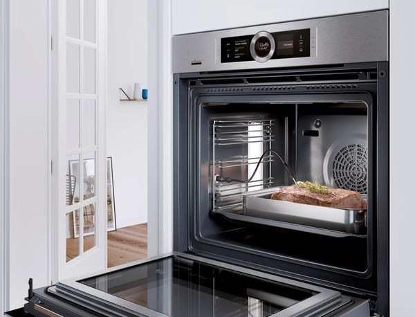 Chế độ sấy của lò nướng Bosch: Cách dùng & Mẹo sấy chuẩn 1 Bảng điều khiển lò nướng Bosch Serie 8 chọn chế độ Hot Air Eco