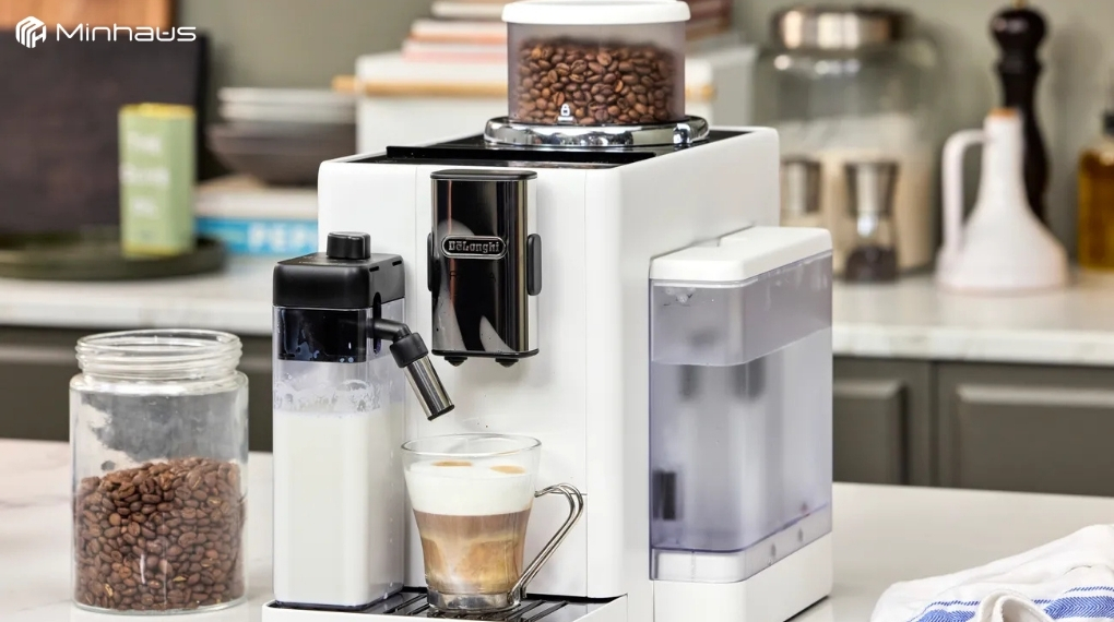 Máy pha capuchino tự động tại nhà - Chọn đúng loại, pha đúng cách, tiết kiệm mỗi ngày 11 Chỉ nên cho một lượng hạt vừa đủ dùng trong 1 đến 2 ngày vào hộc chứa