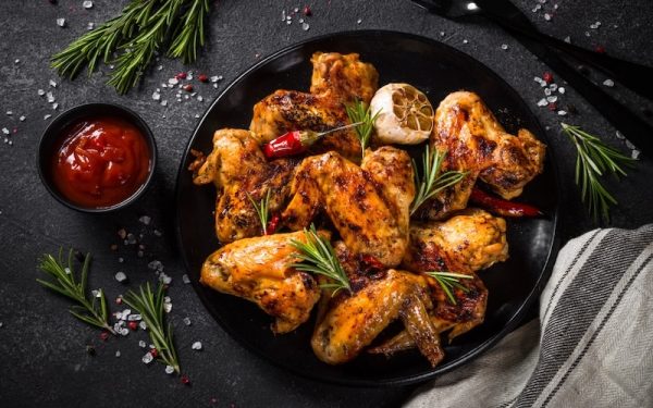 Gà nướng nồi chiên không dầu: 3 công thức da giòn, thơm ngon 3 gà nướng muối ớt nồi chiên không dầu đậm vị cay mặn